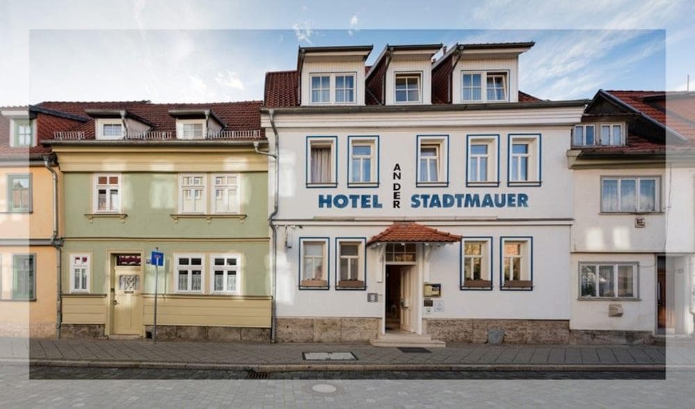 An der Stadtmauer