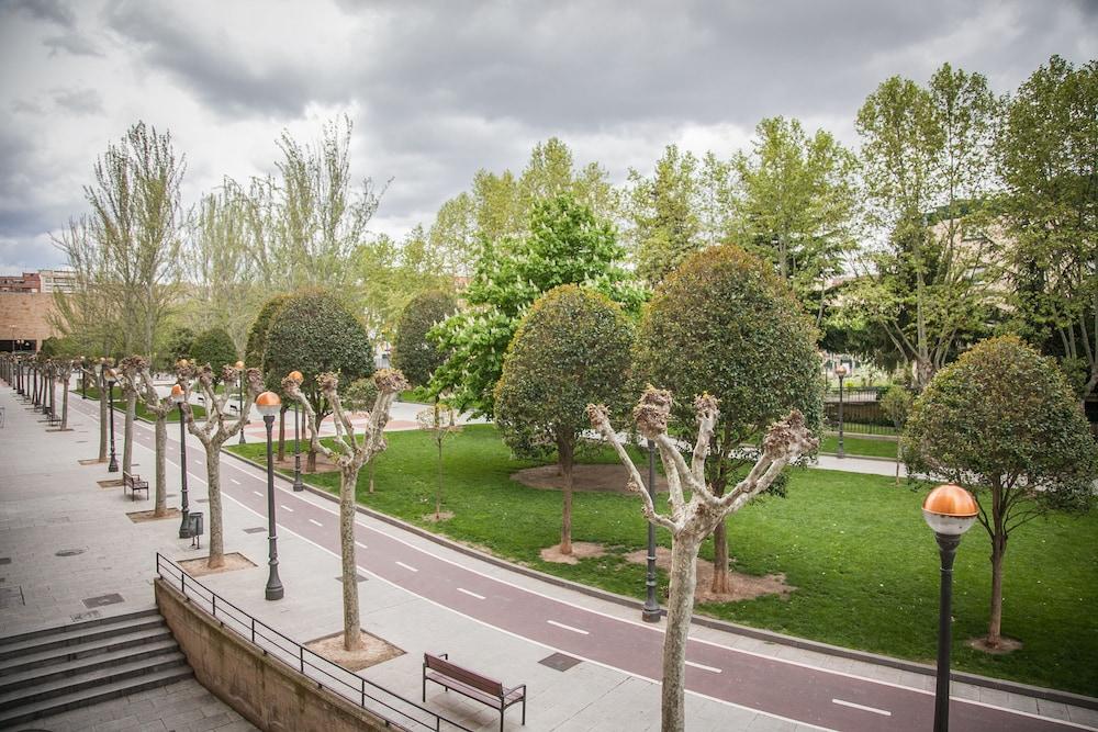 Pension Parque Del Ebro