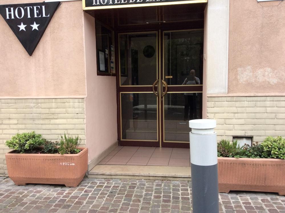 Hotel De La Place