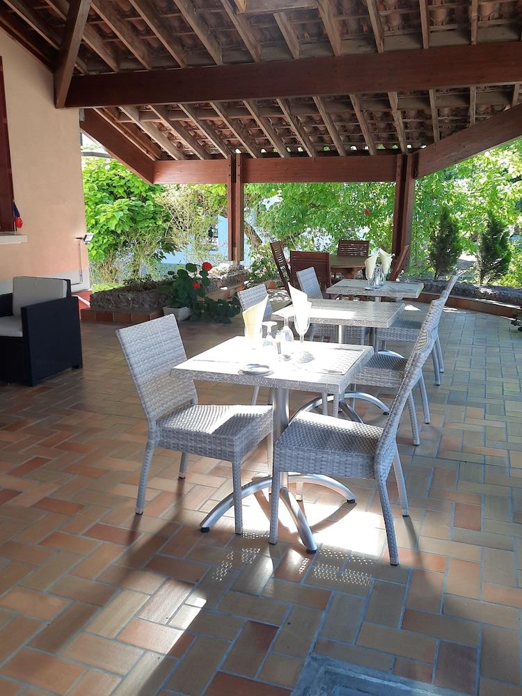 Hostellerie De La Roseraie