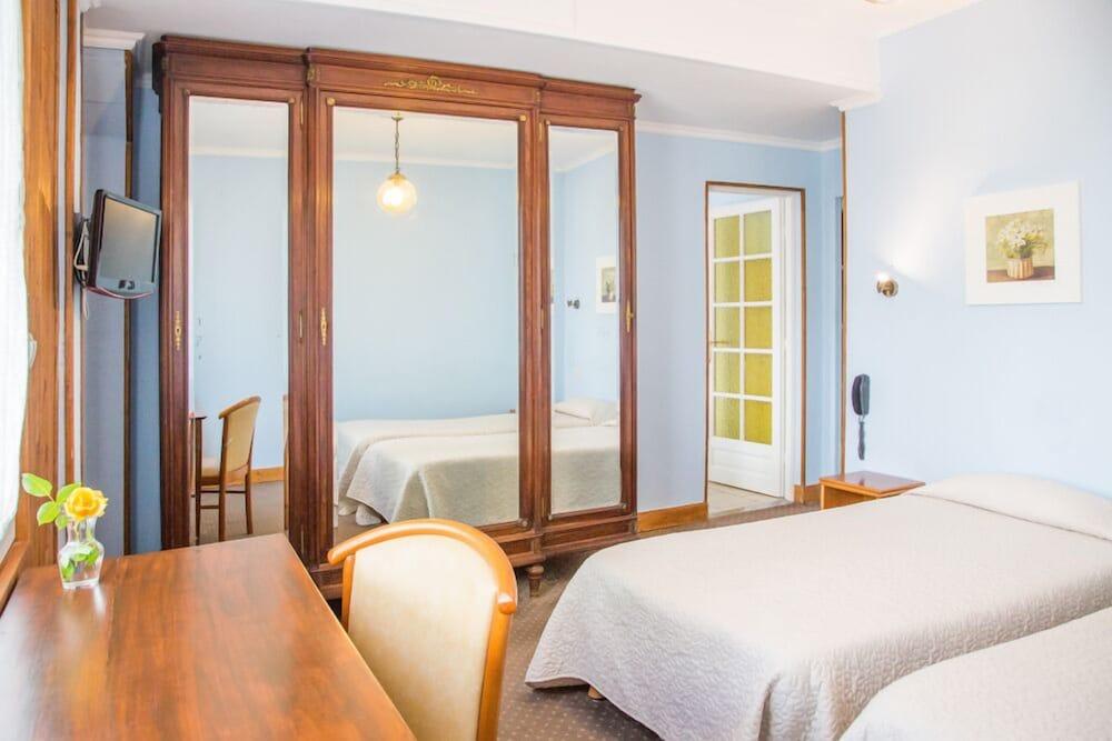 Hostellerie De La Roseraie