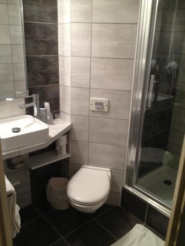 Hotel The Originals Romans-sur-Isere Le Clos des Tanneurs
