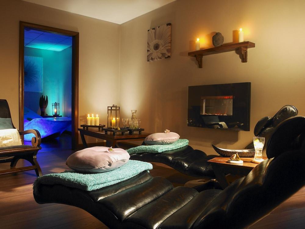 Bridge House Leisure Club & Spa