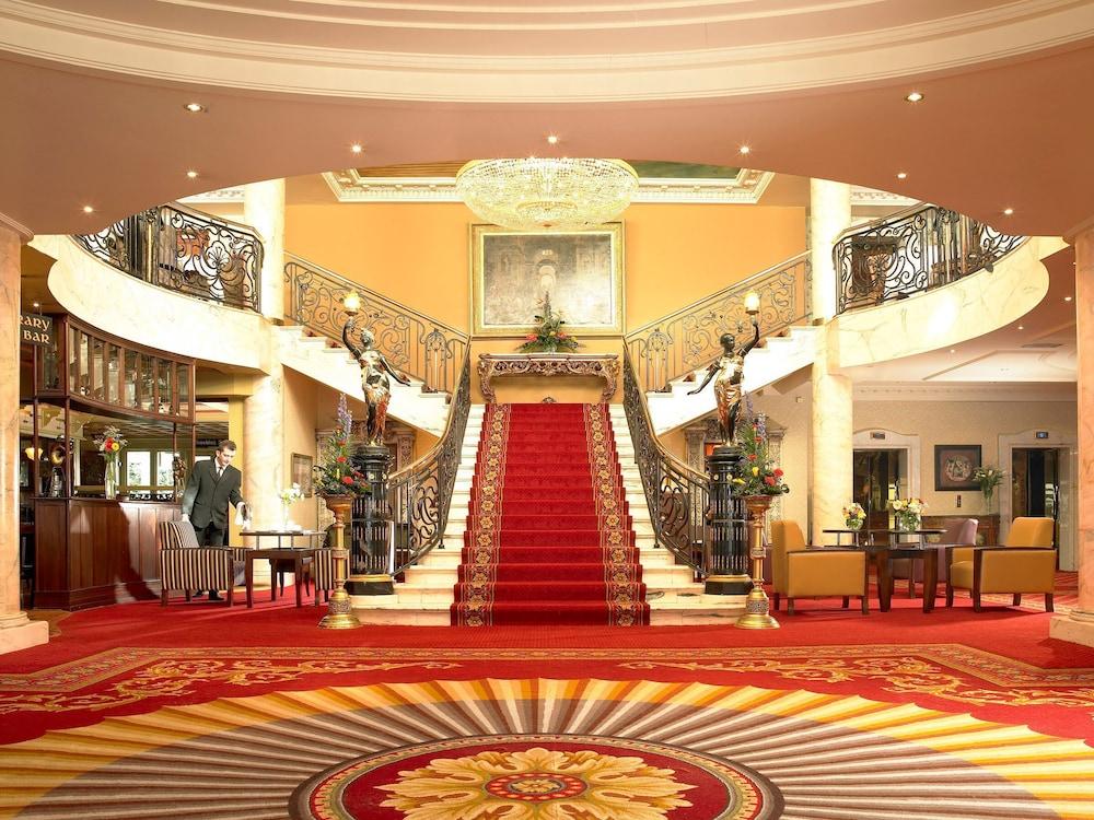 Bridge House Leisure Club & Spa