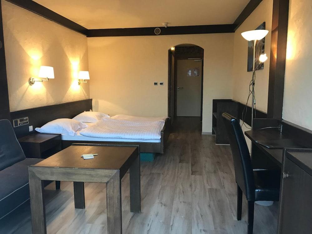 Hotel Aux Trois Roses