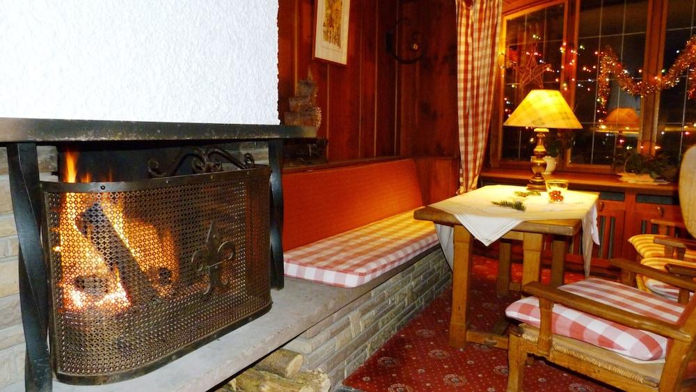 Hotel Aux Trois Roses