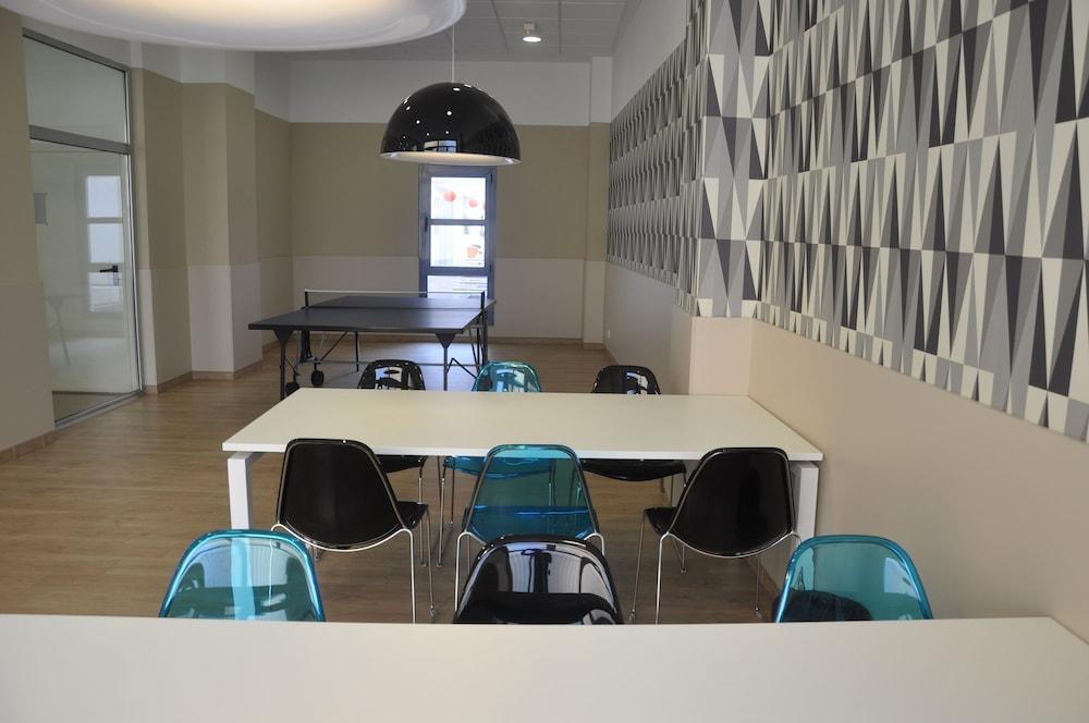 Residencia  Blas de Otero
