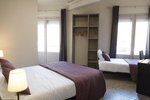 Hostal Fonda Montserrat