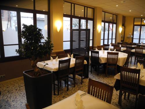 Hostal Fonda Montserrat