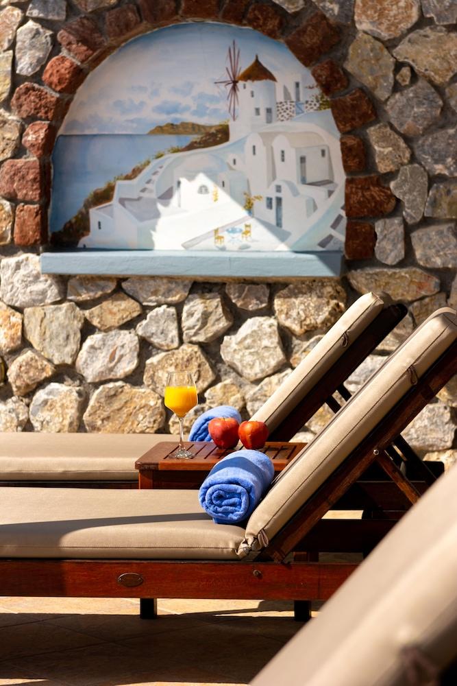 Hotel Thira
