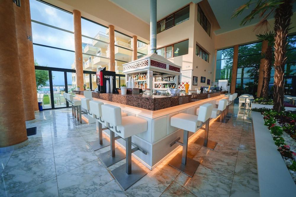 Hotel Perla Beach Luxury