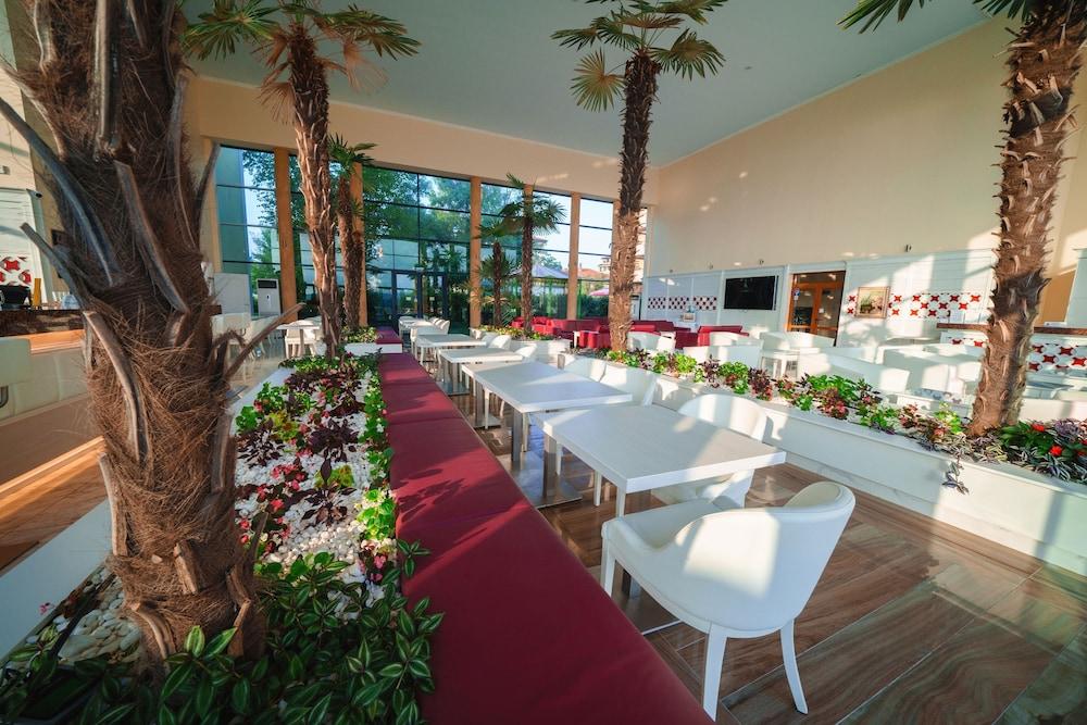 Hotel Perla Beach Luxury