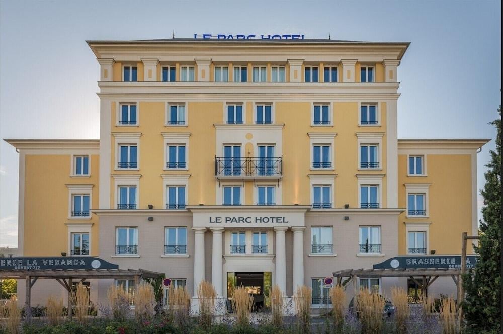 Plessis PARC HOTEL