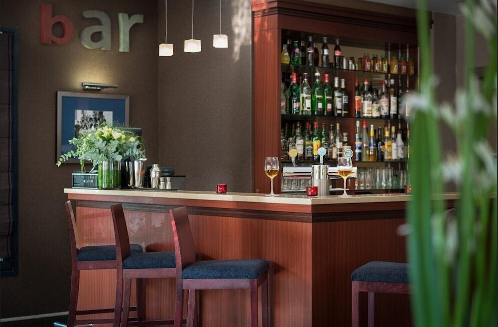 Plessis PARC HOTEL