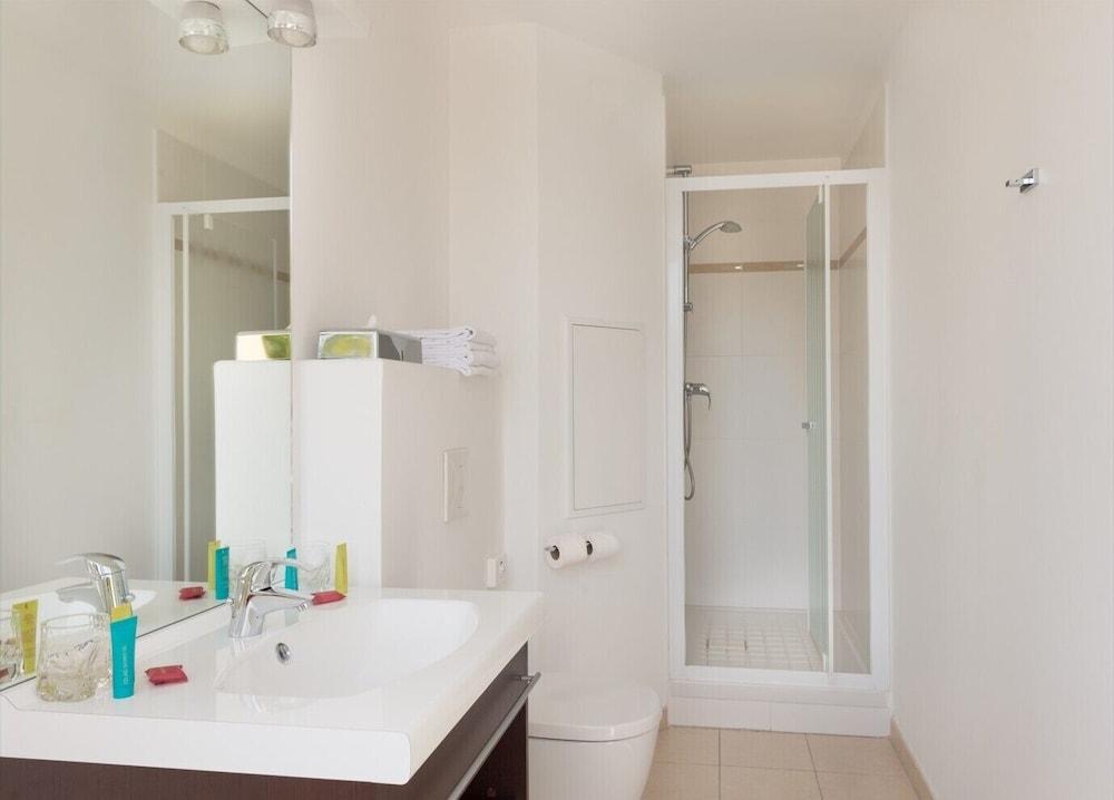 Plessis PARC HOTEL