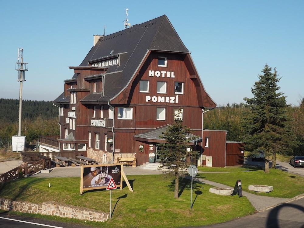 Hotel Pomezí