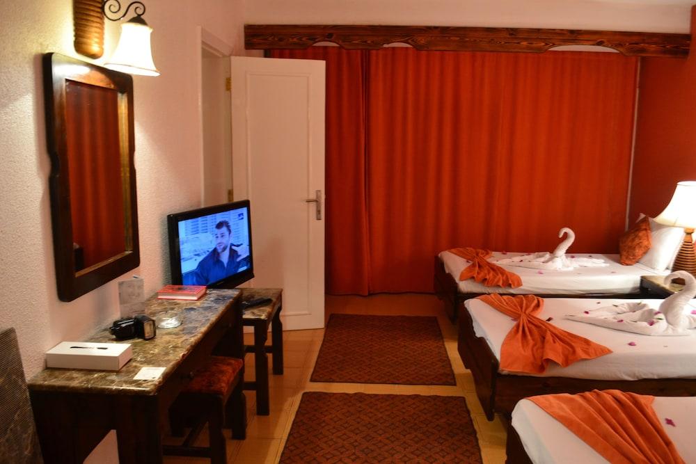 Aida Beach Hotel