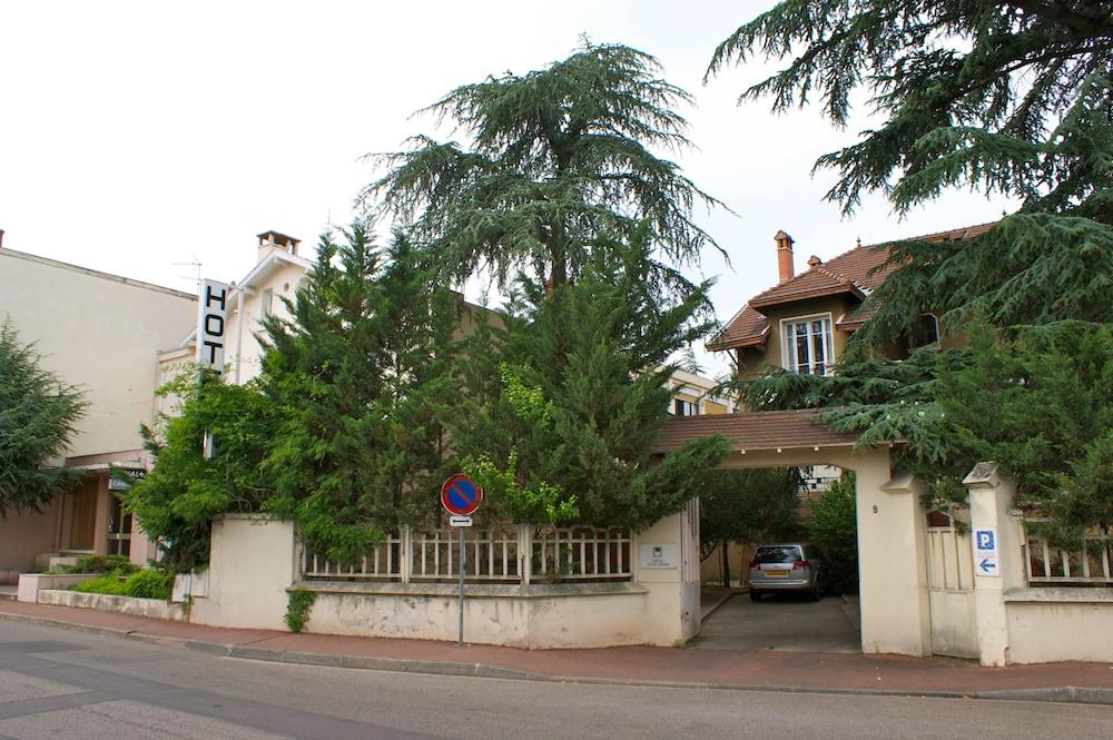 Hotel Le Lyon Bron