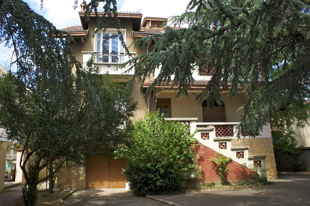 Hotel Le Lyon Bron