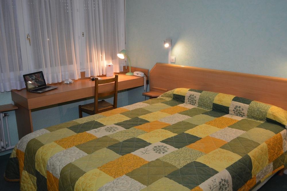 Hotel Le Lyon Bron