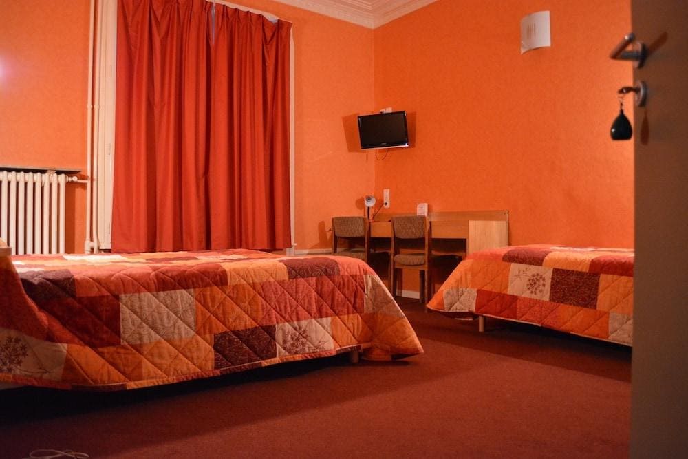 Hotel Le Lyon Bron