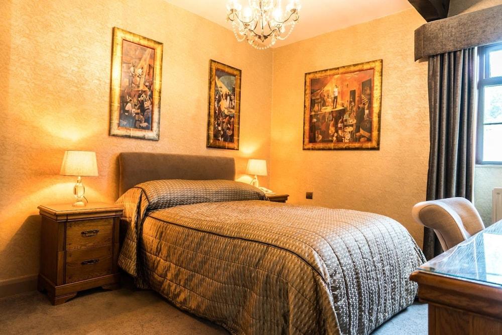 The Mews Hotel