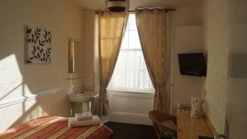 Hampton Court Guest House