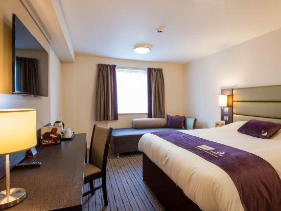 Premier Inn Lichfield City Centre