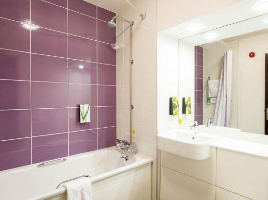 Premier Inn Lichfield City Centre