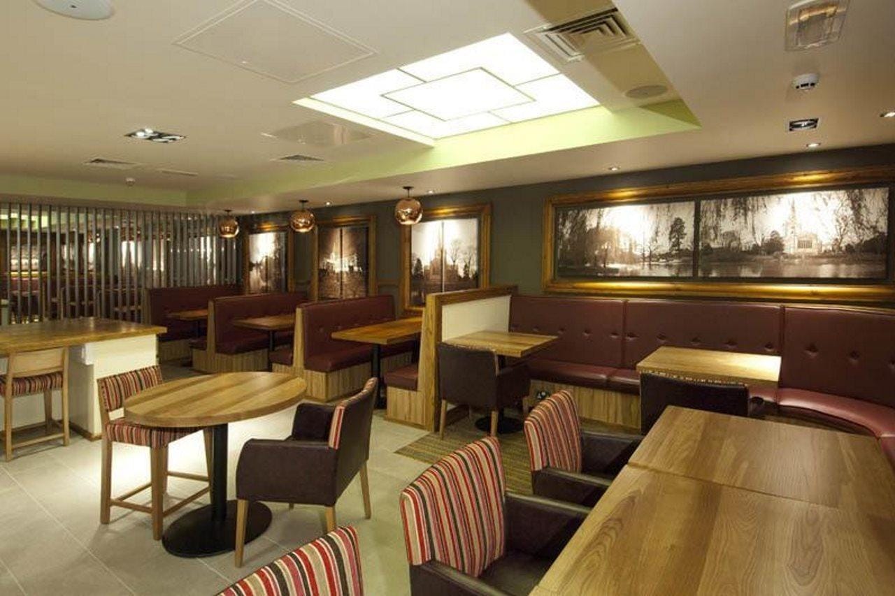 Premier Inn Stratford Upon Avon Central