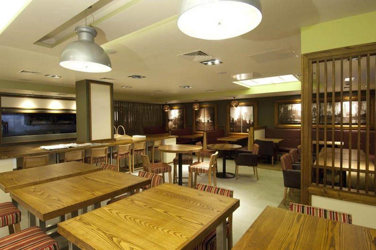Premier Inn Stratford Upon Avon Central