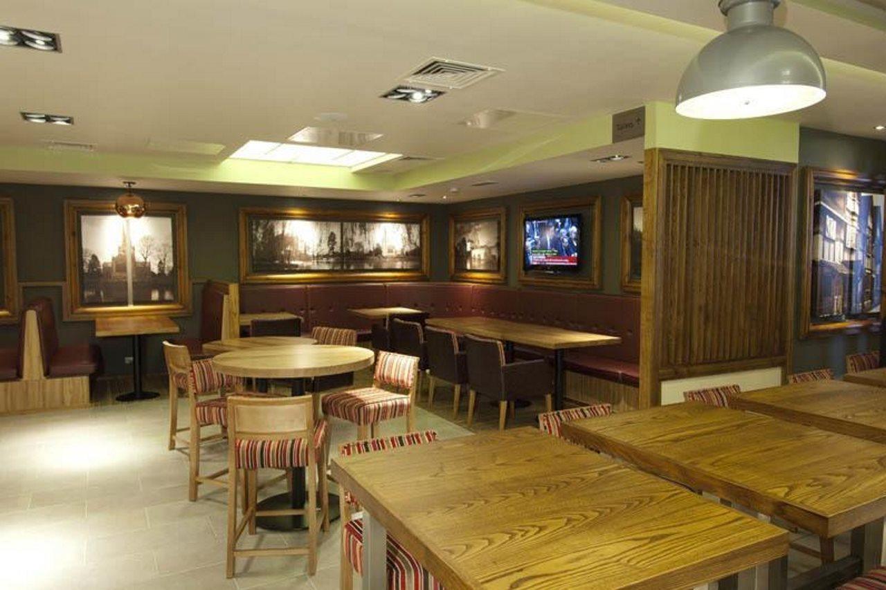 Premier Inn Stratford Upon Avon Central