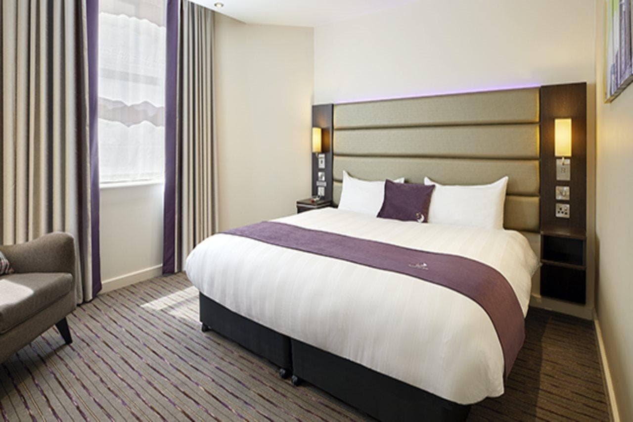 Premier Inn Woking Town Centre