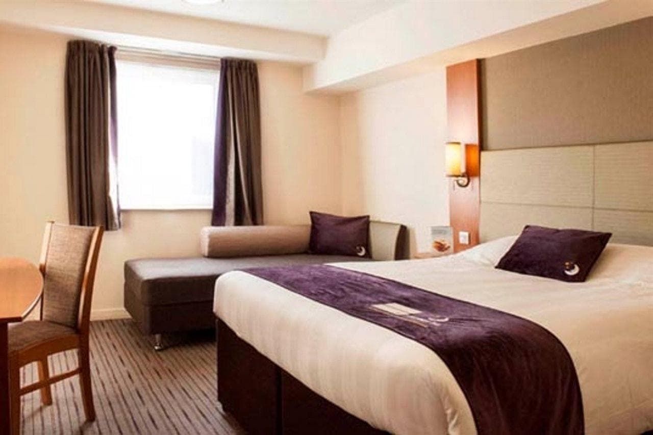 Premier Inn Woking Town Centre