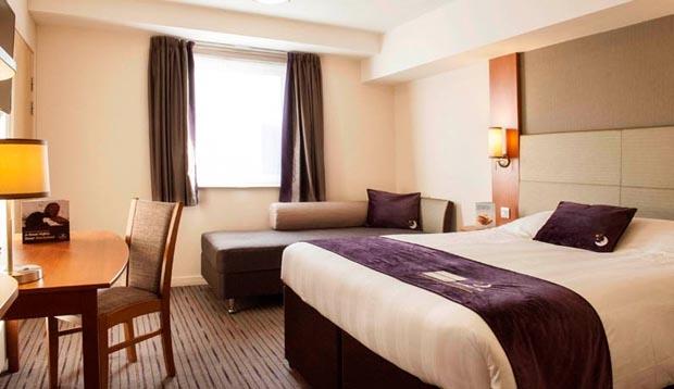 Premier Inn Woking Town Centre