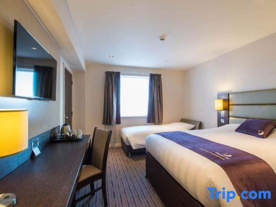 Premier Inn Woking Town Centre