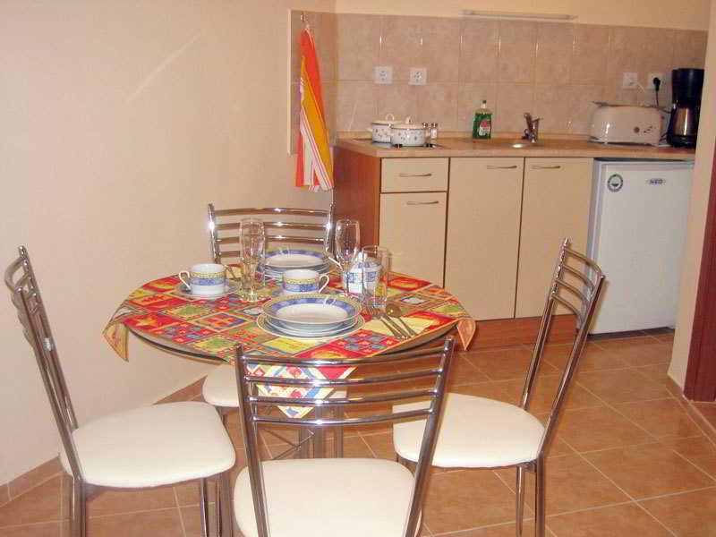 Flora Apartments by Persey Travel Agency