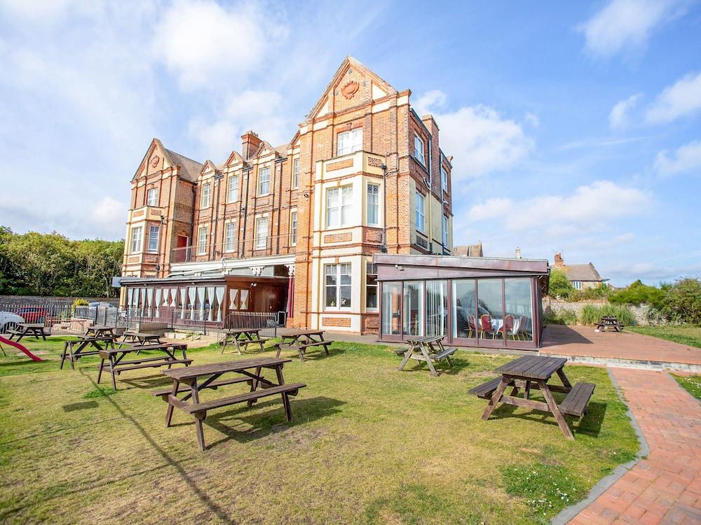 The Manor Hotel