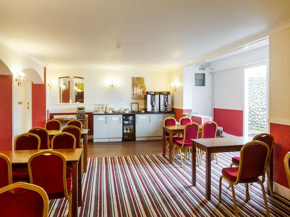 The Manor Hotel