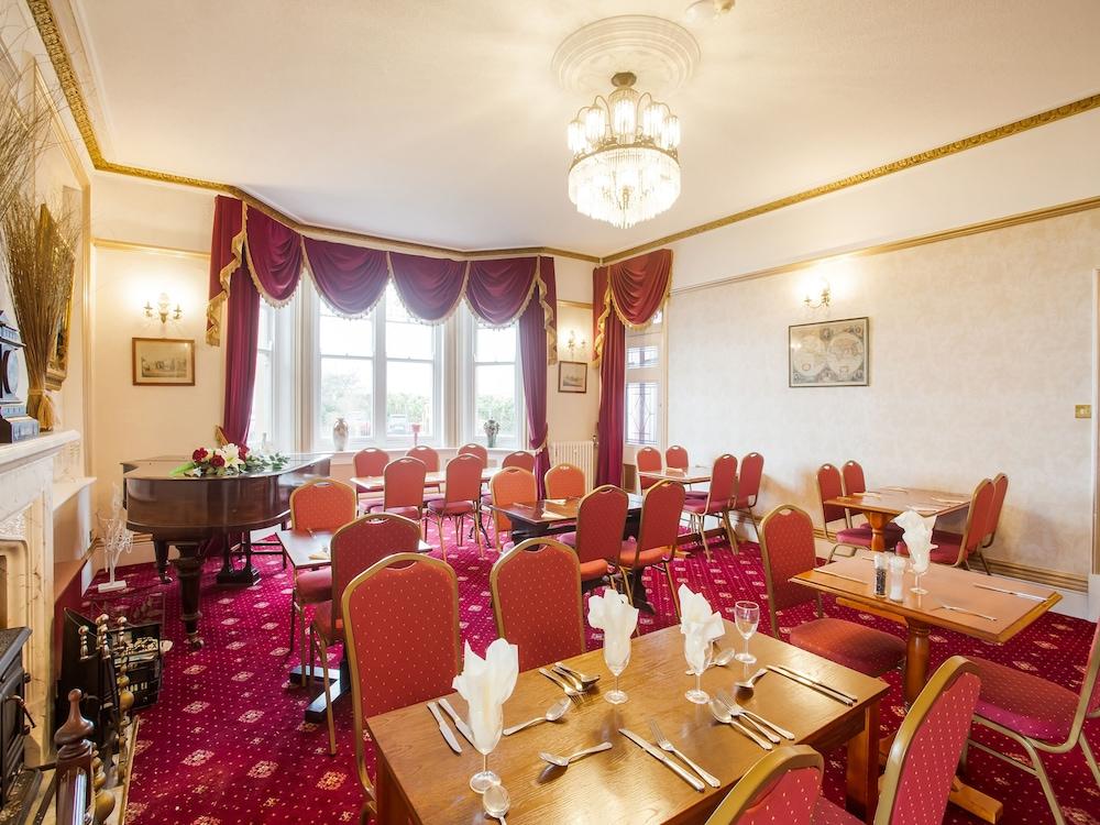 The Manor Hotel