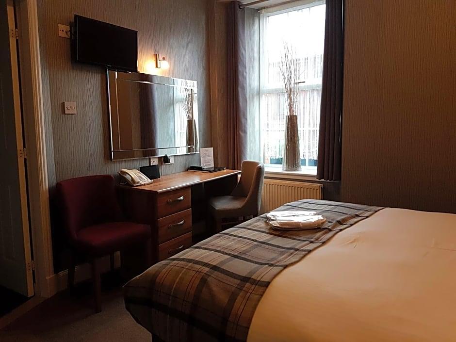 Fairburn Hotel