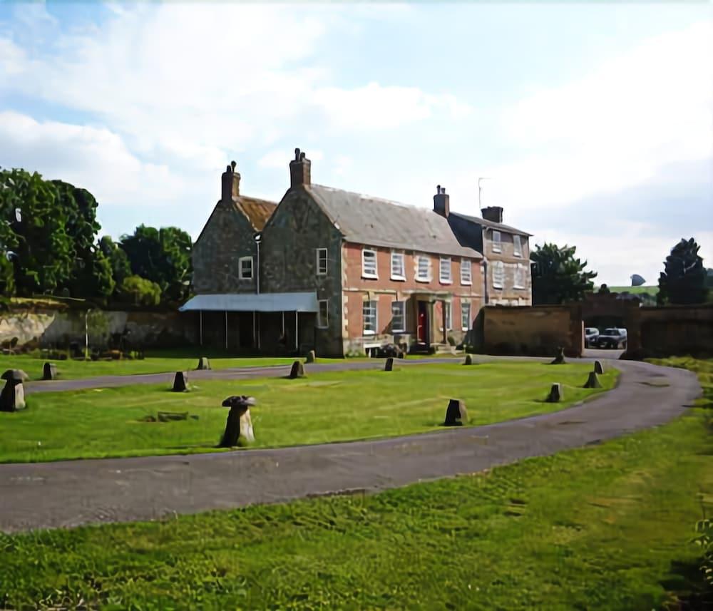 Rollestone Manor