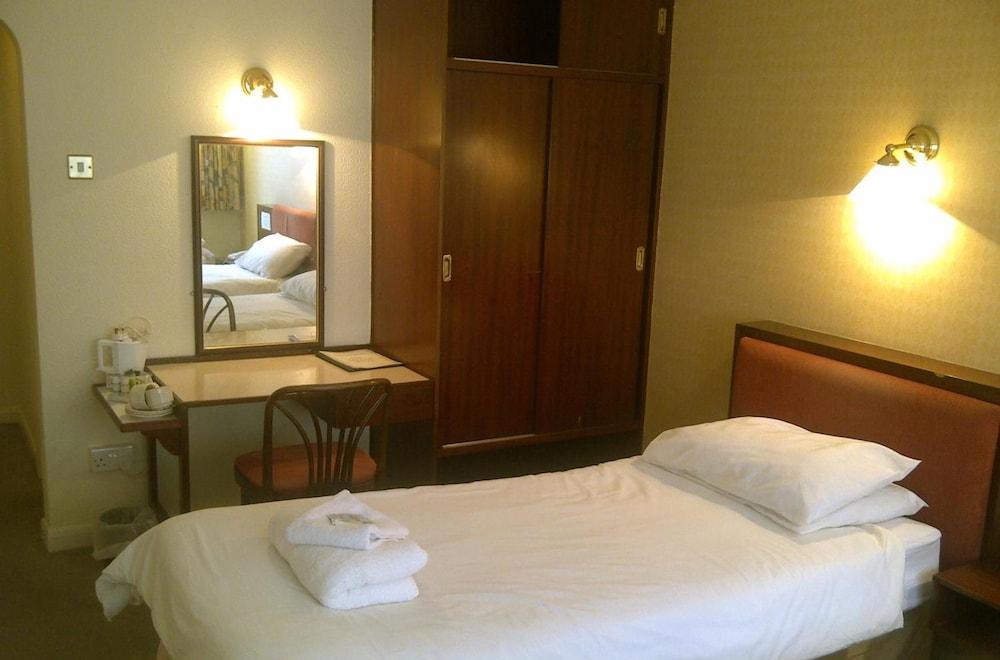 The Brecon Hotel