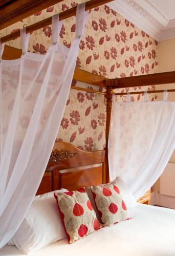 Royal Mackintosh Hotel