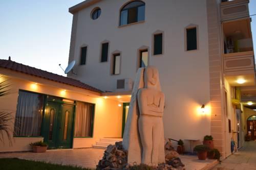 Mesogios Beach Hotel