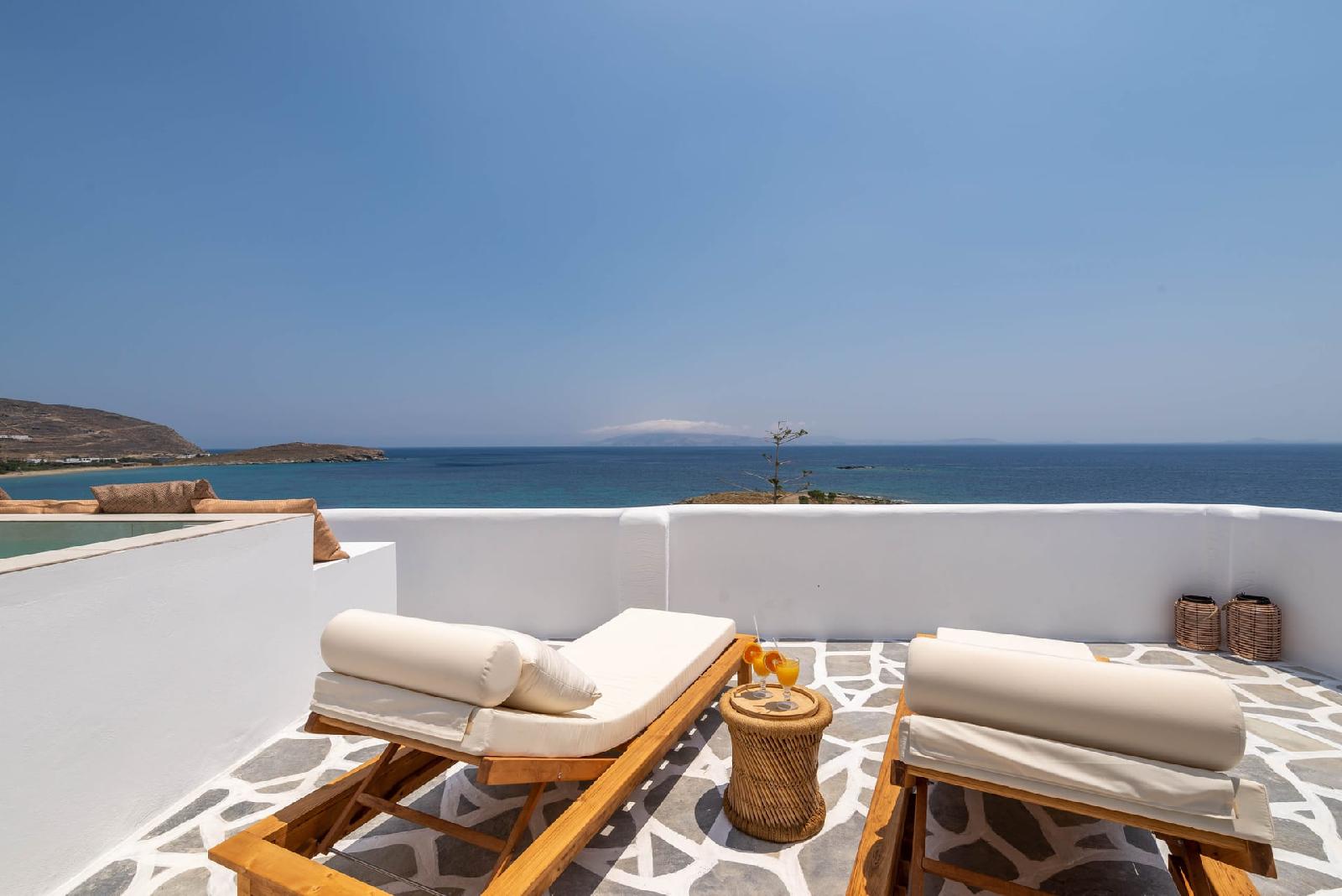 Cavos Studios & Appartements