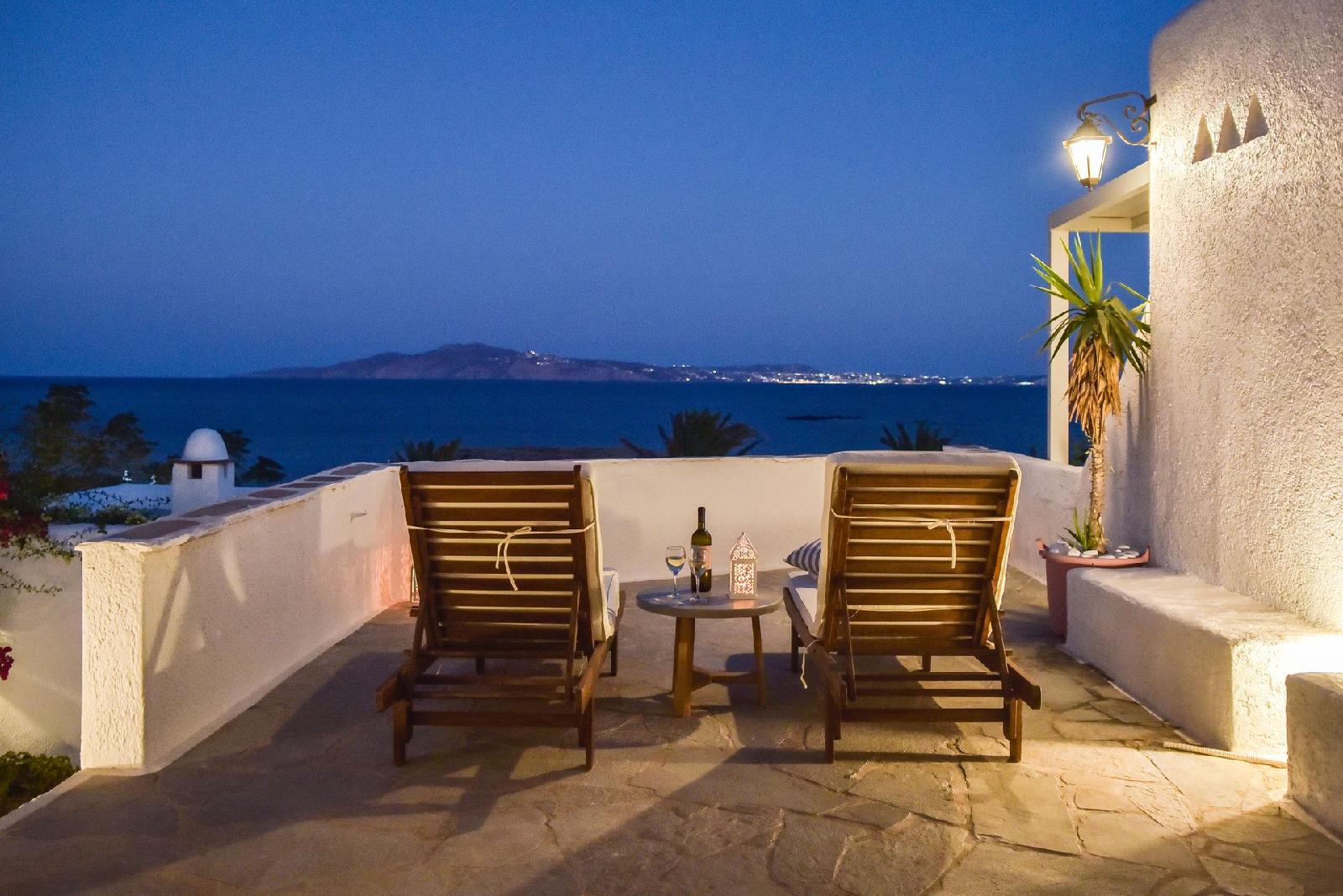 Cavos Studios & Appartements