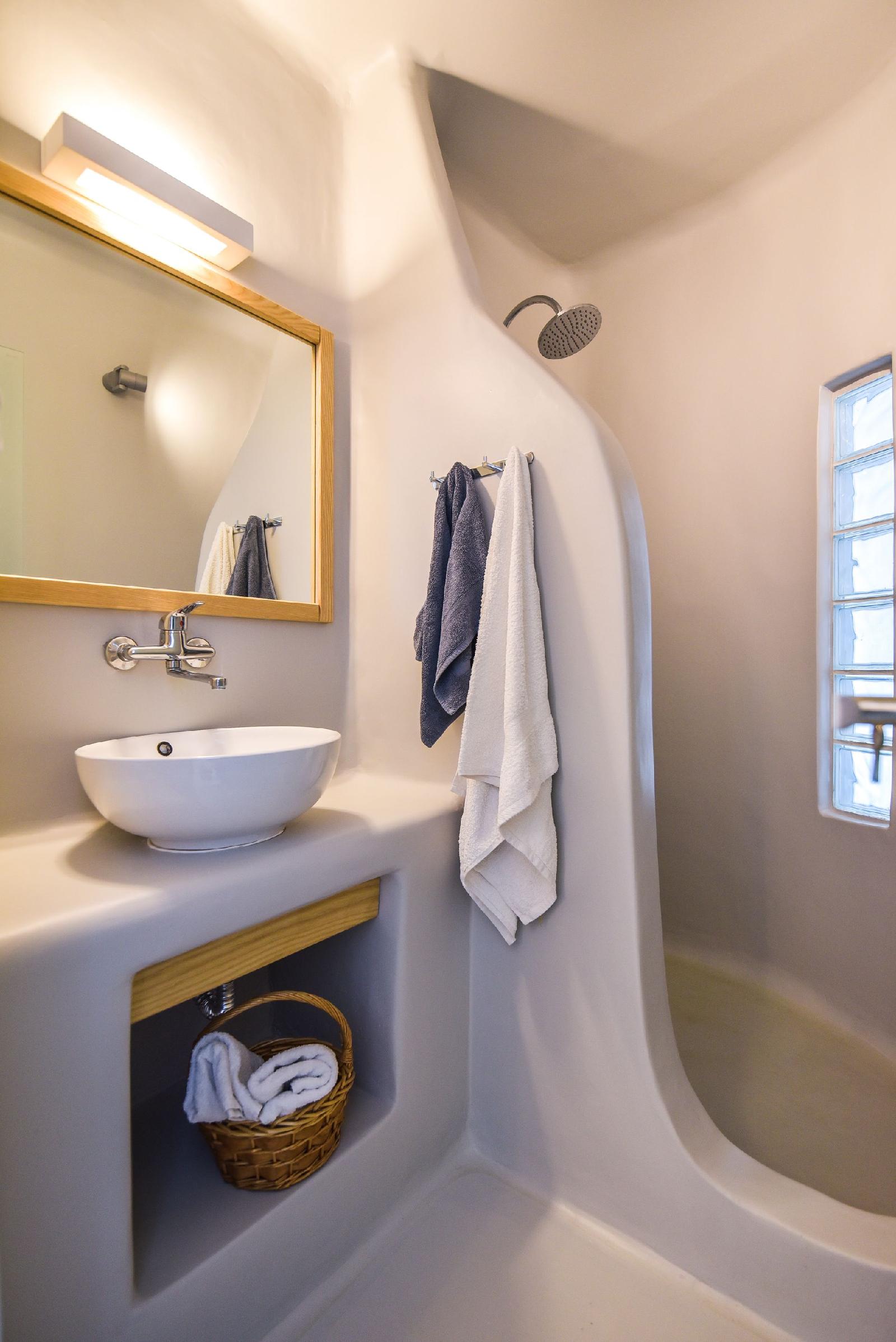 Cavos Studios & Appartements