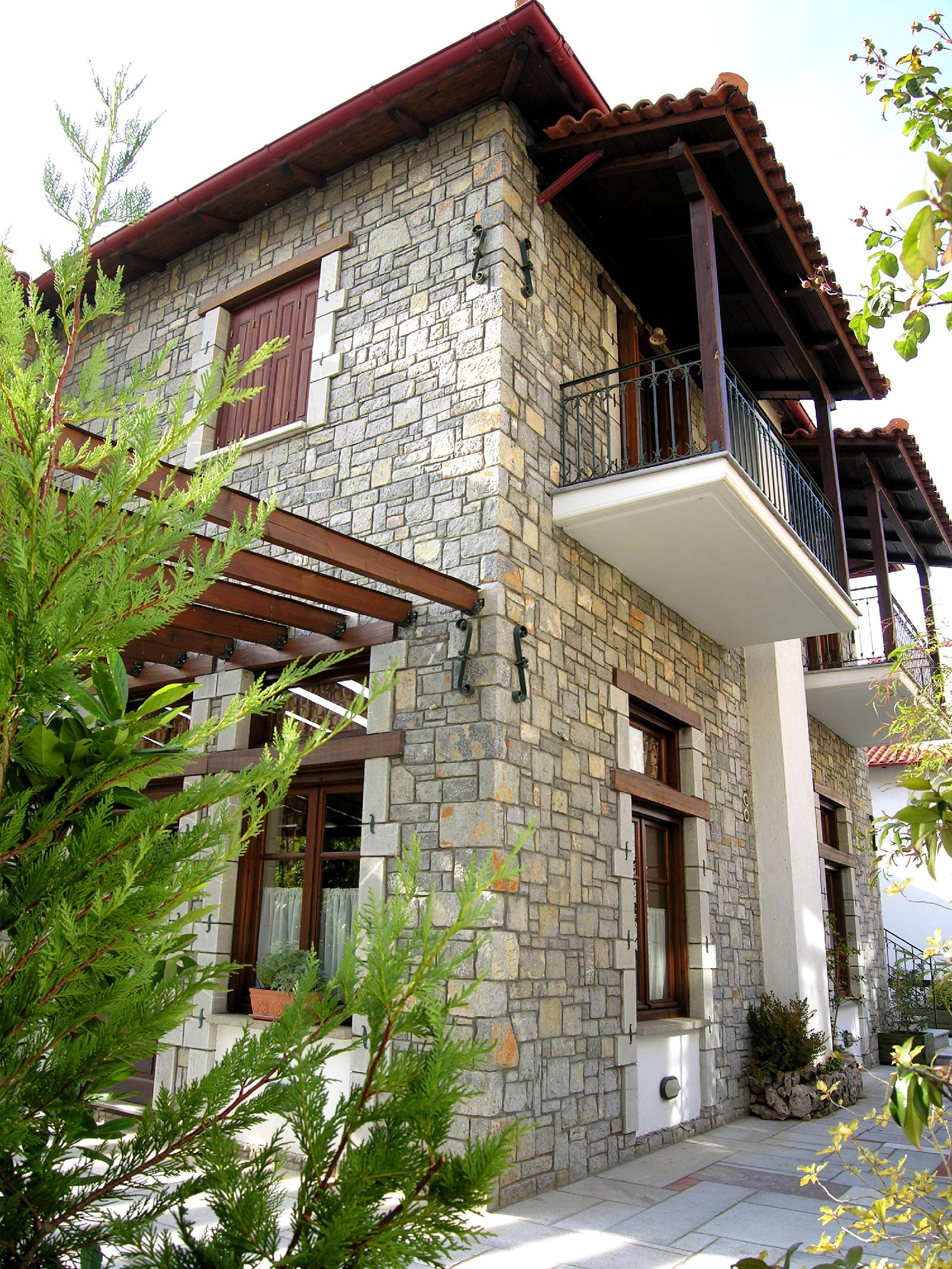 Ef Zin Studios & Suites Hotel