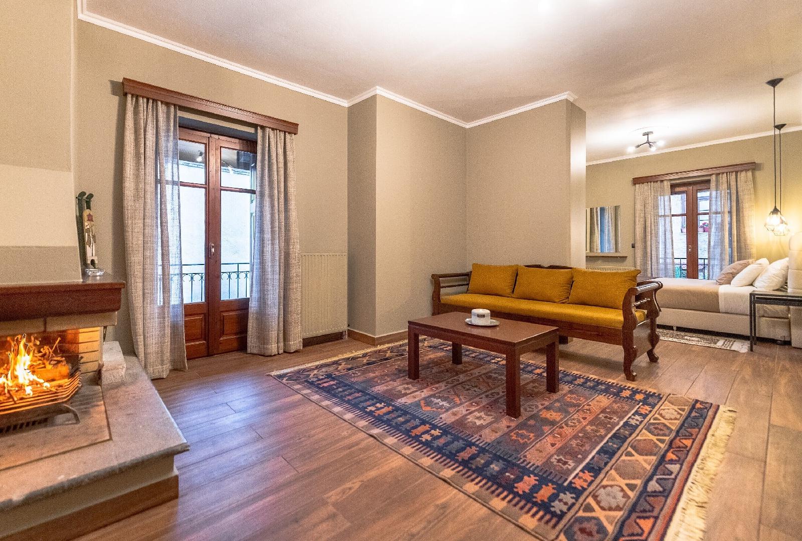 Ef Zin Studios & Suites Hotel
